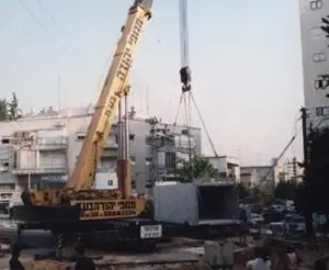 מעבר תת קרקעי, חזון איש, תא