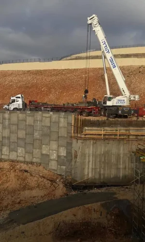 עבודות מנוף בשטח